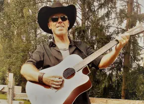 Country-Musik live – Sänger und Gitarrist für Country-Fans